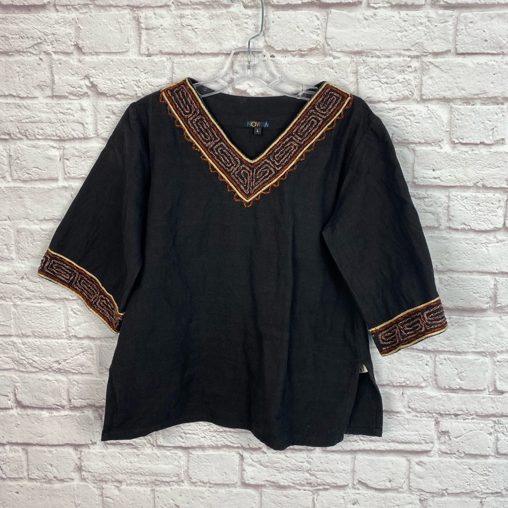 Novica V Neck Women’s‎ Shirt Size L